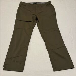 Orvis Men's Olive Green Khaki Chinos